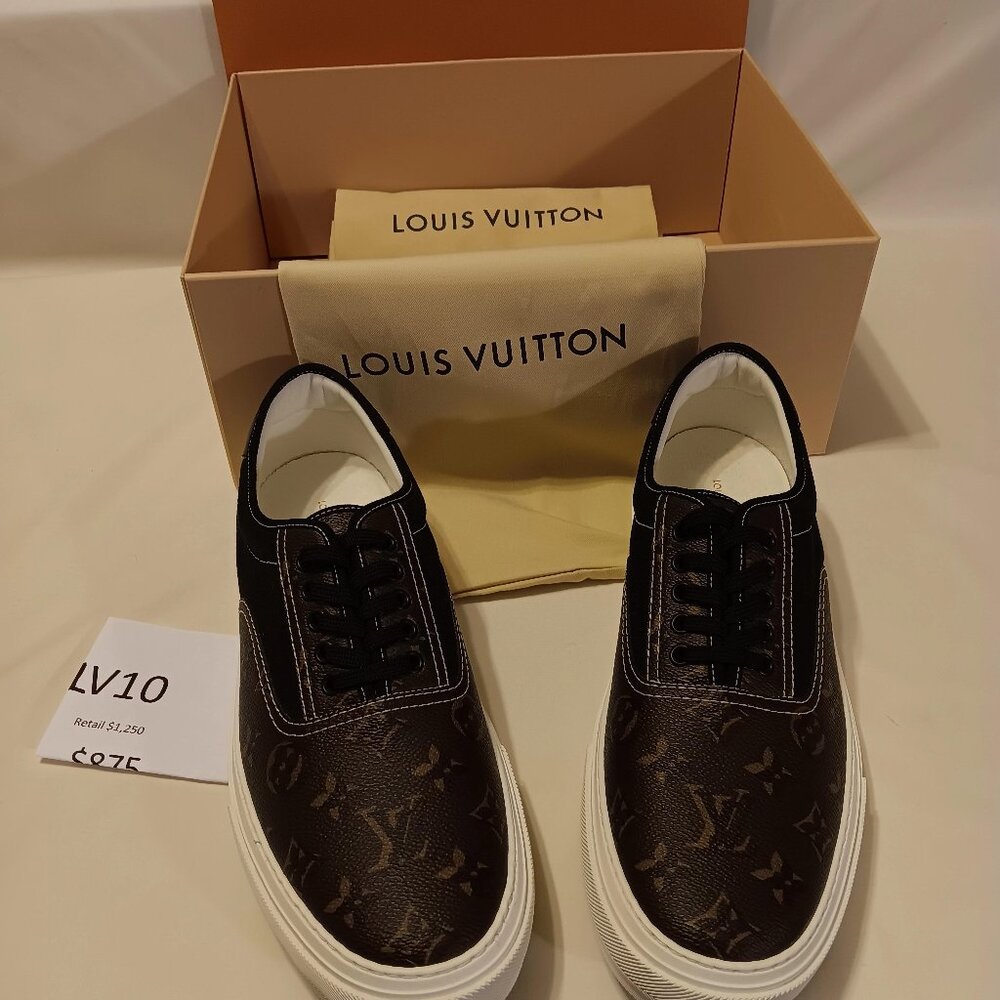 Louis Vuitton men's deck shoes. Size 11, Tutone earth tones.